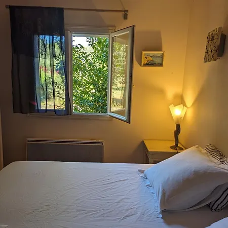Holiday home La Maison Du Jardin De Piscine, Calme Et Nature