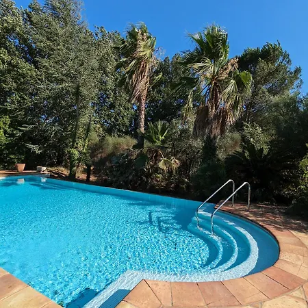 La Maison Du Jardin De Piscine, Calme Et Nature Holiday home Gassin